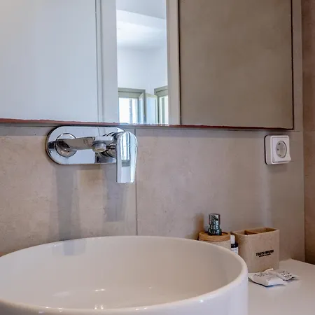 Apeiron Perissa (Santorini)