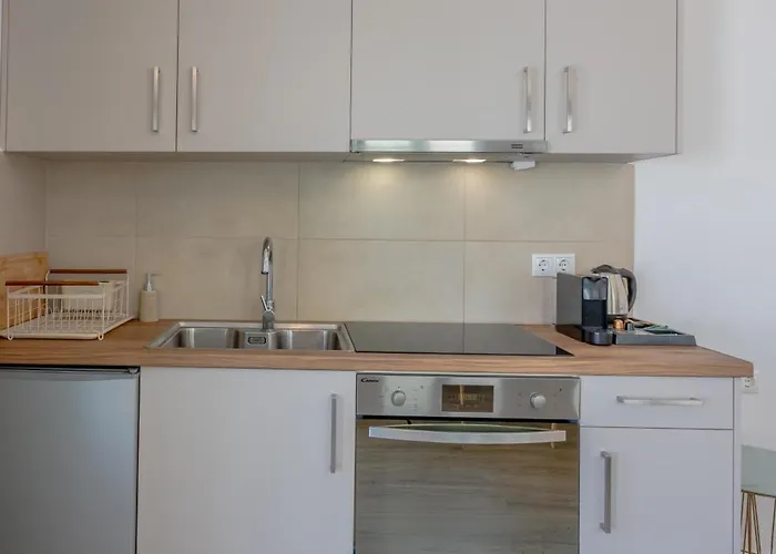 Apeiron - Apeiron Περίσσα