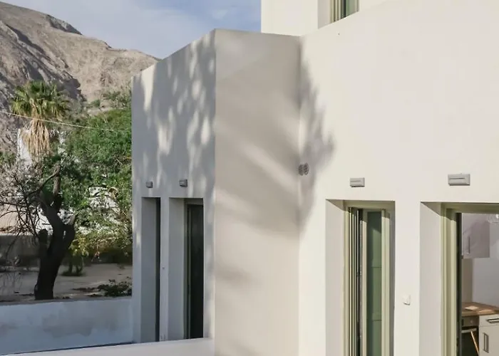 Apeiron - Apeiron Perissa (Santorini)